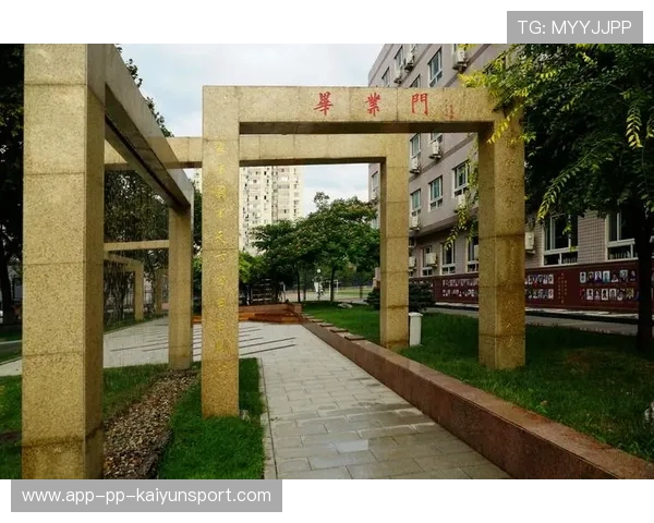 育英事件后续，签承诺书、六条铁律齐发力整顿校园，育英学校是一所什么学校